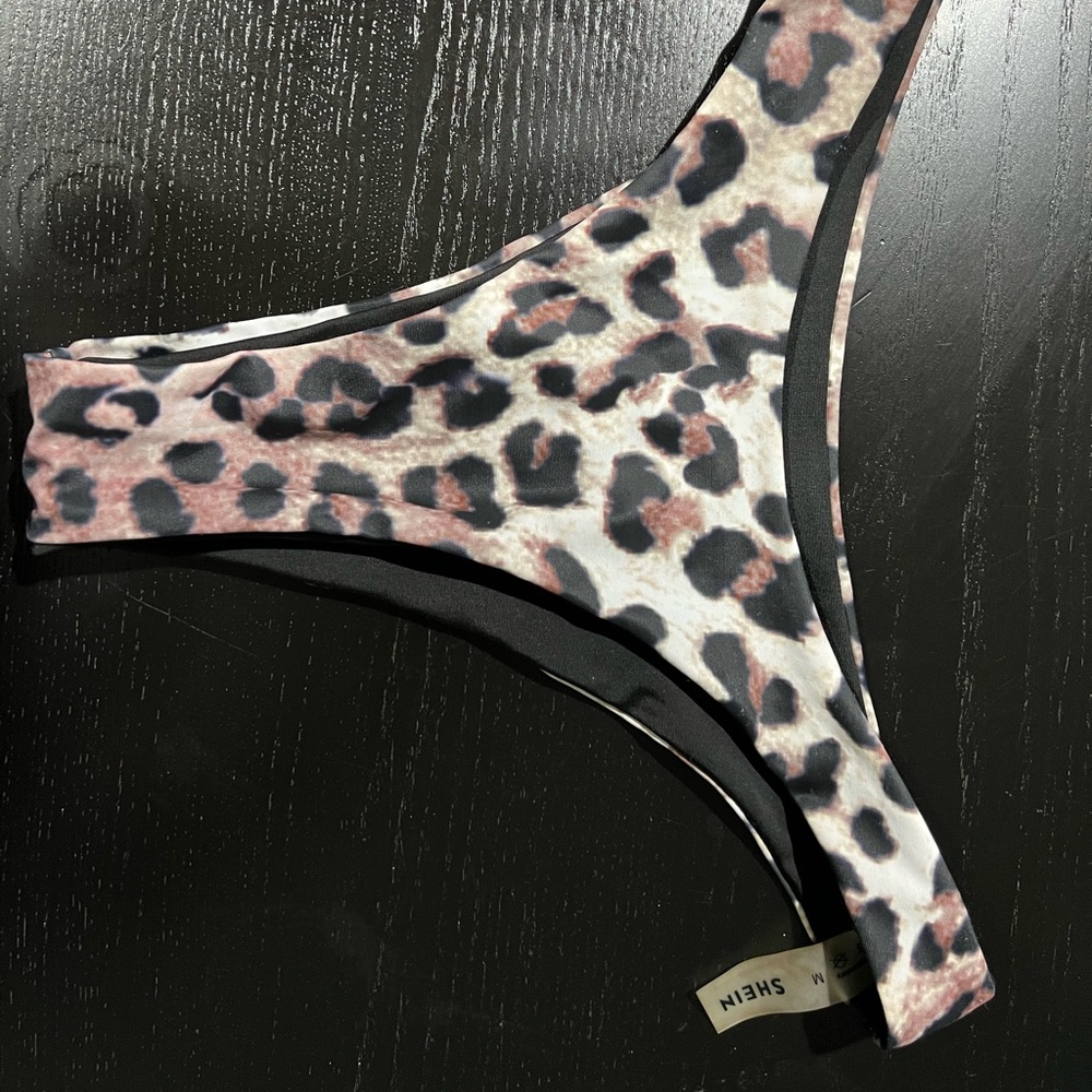 Leopard bikini bottoms